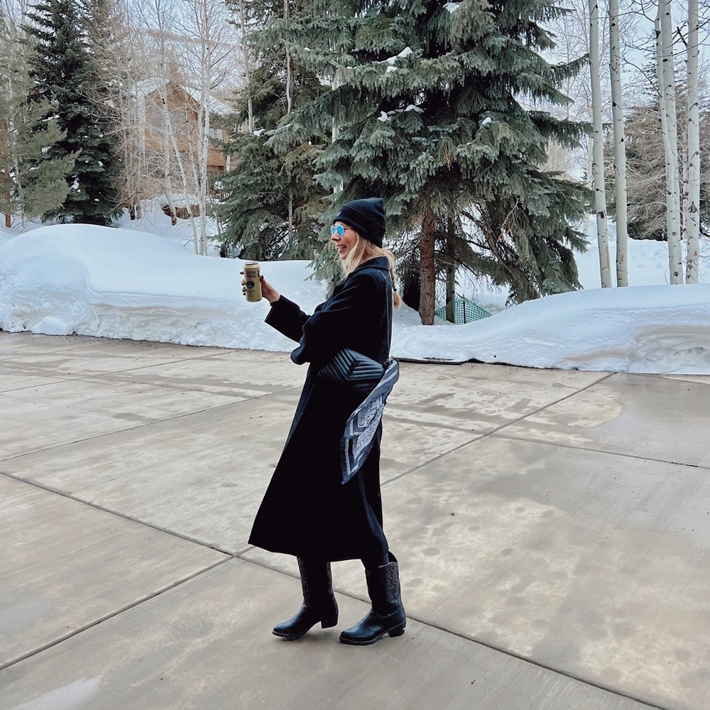 Meet your Posher, Ella